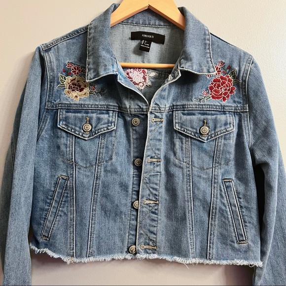 Cropped Denim Jacket - Picture 4 of 5